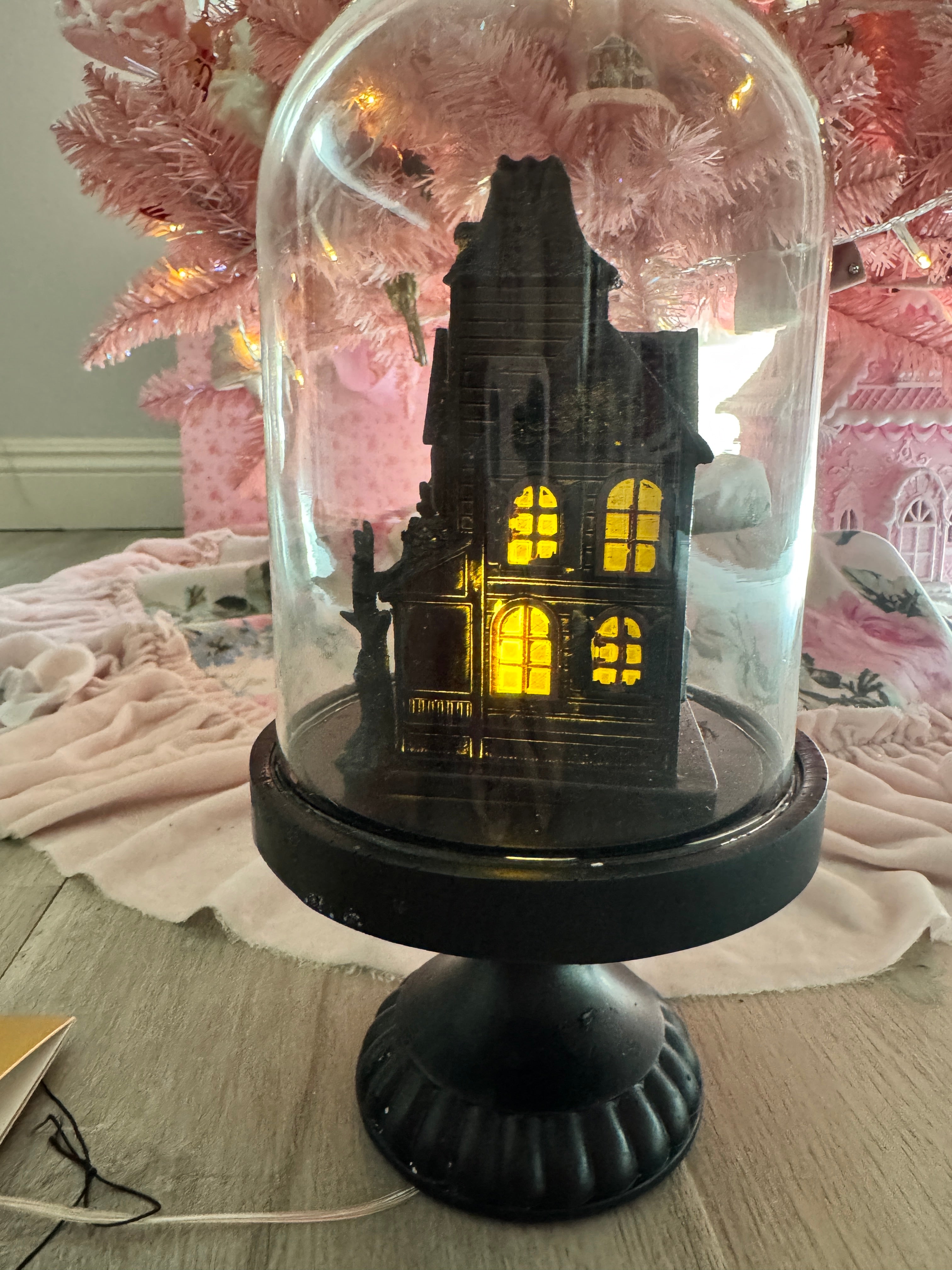 LED Halloween House on cloche