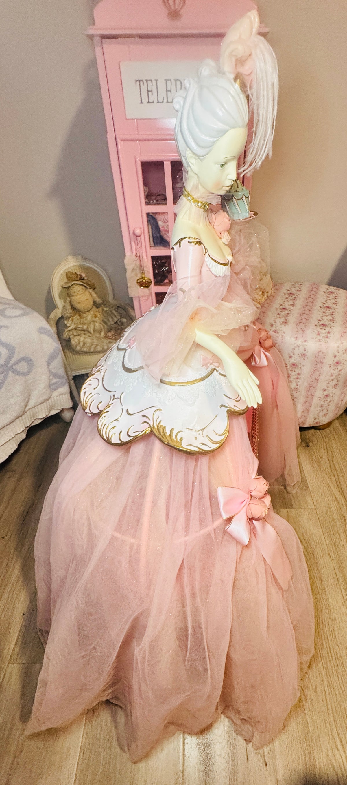 READY TO SHIP !Marie Cake Displayer