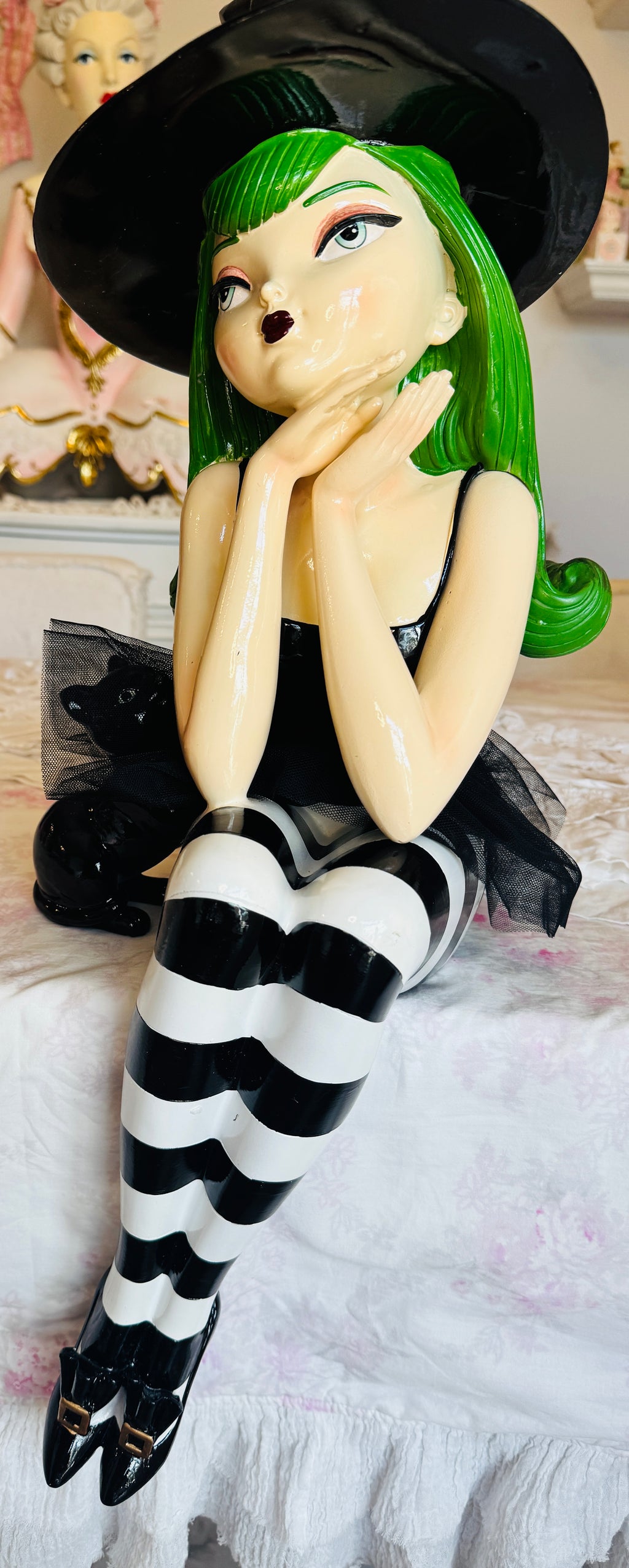 Halloween Witch 2ft long shelf seater