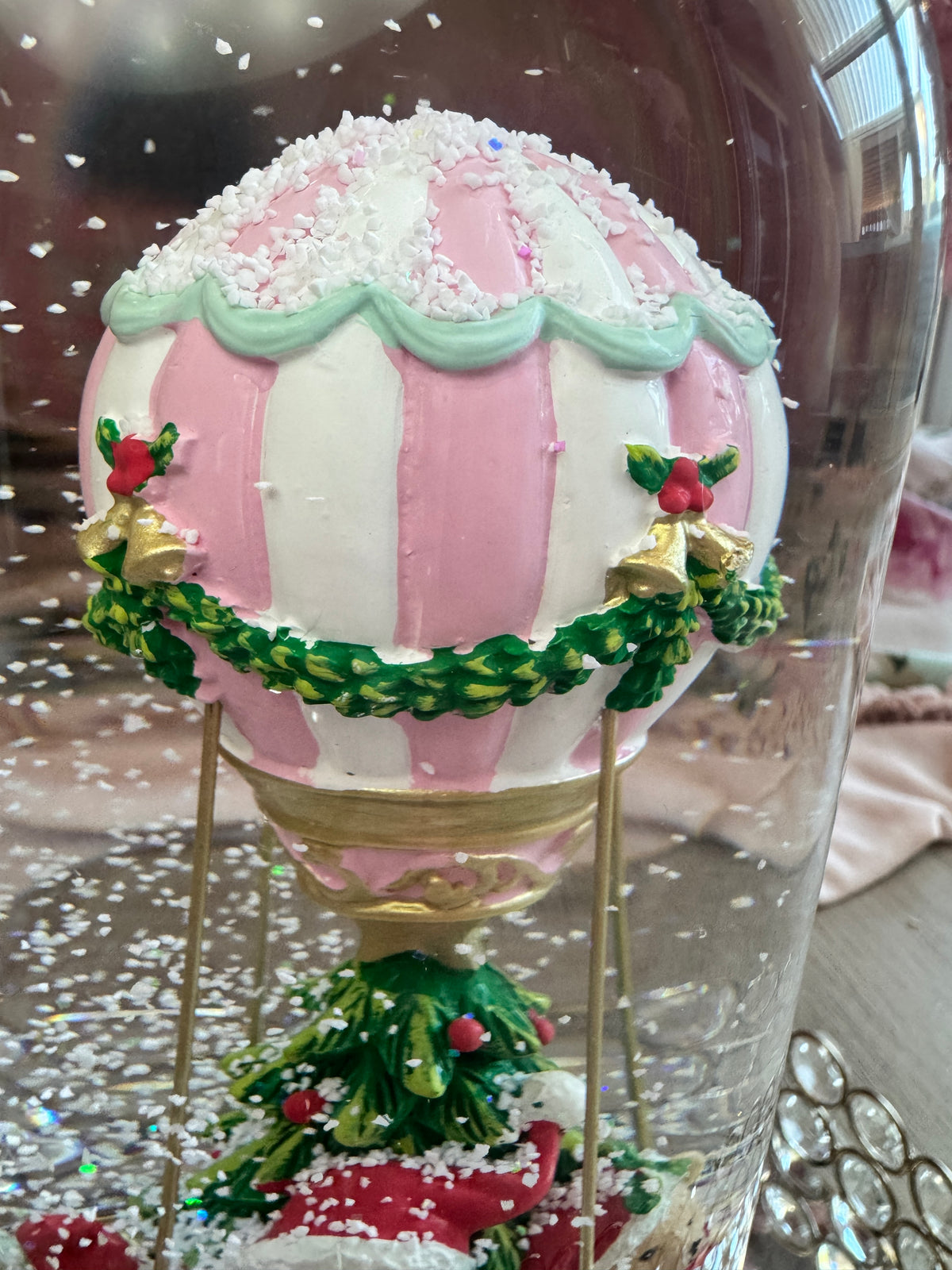 Santa on balloon musical water globe