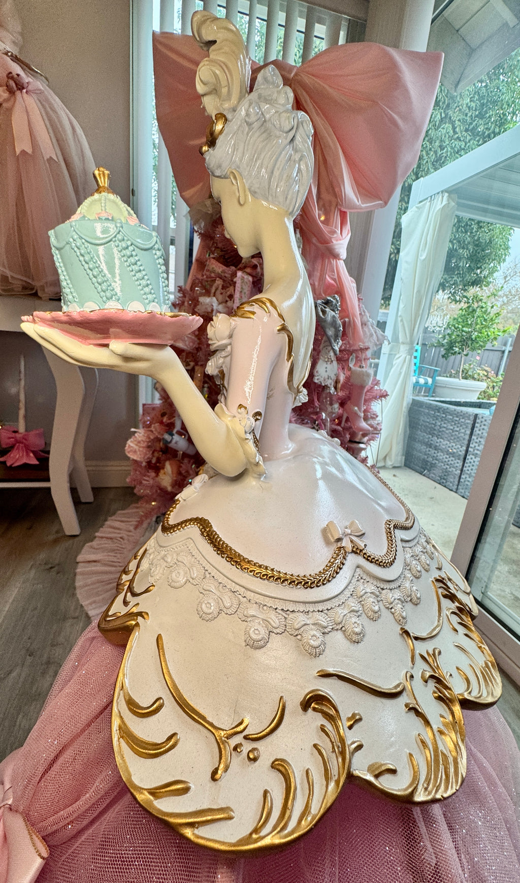 Marie Antoniette Cupcake Display Figurine 36”