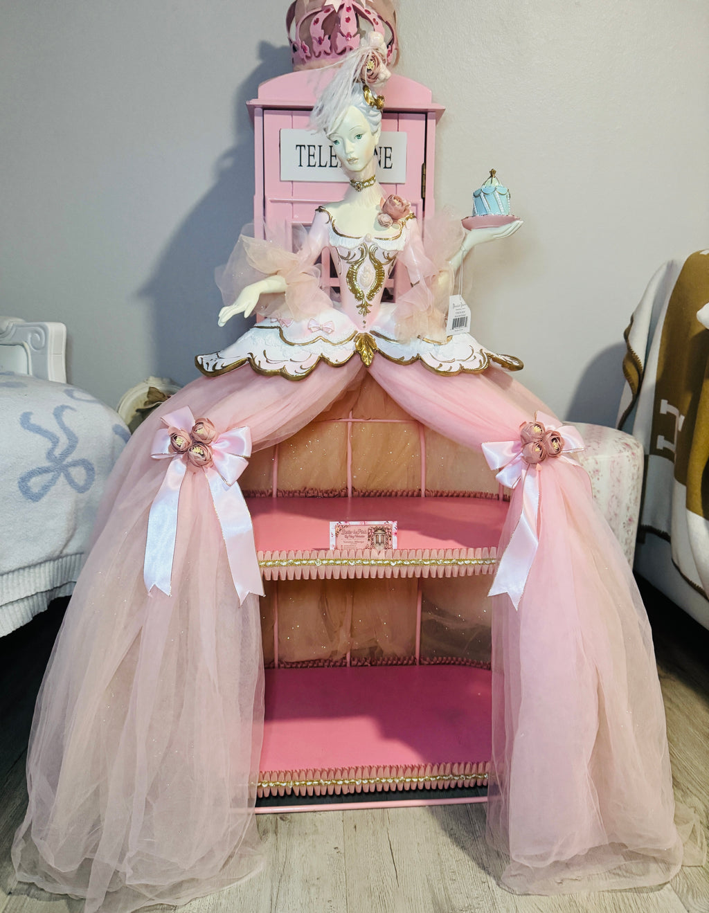 READY TO SHIP !Marie Cake Displayer