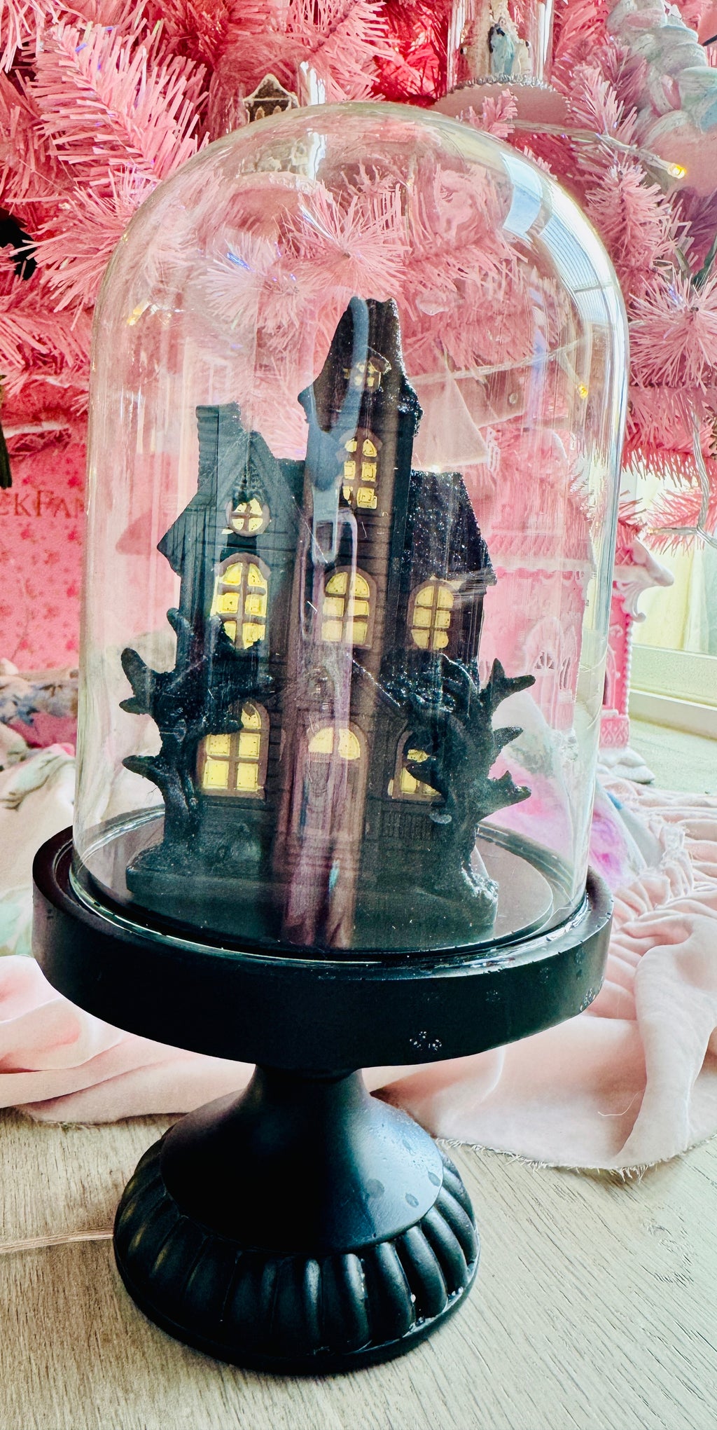 LED Halloween House on cloche