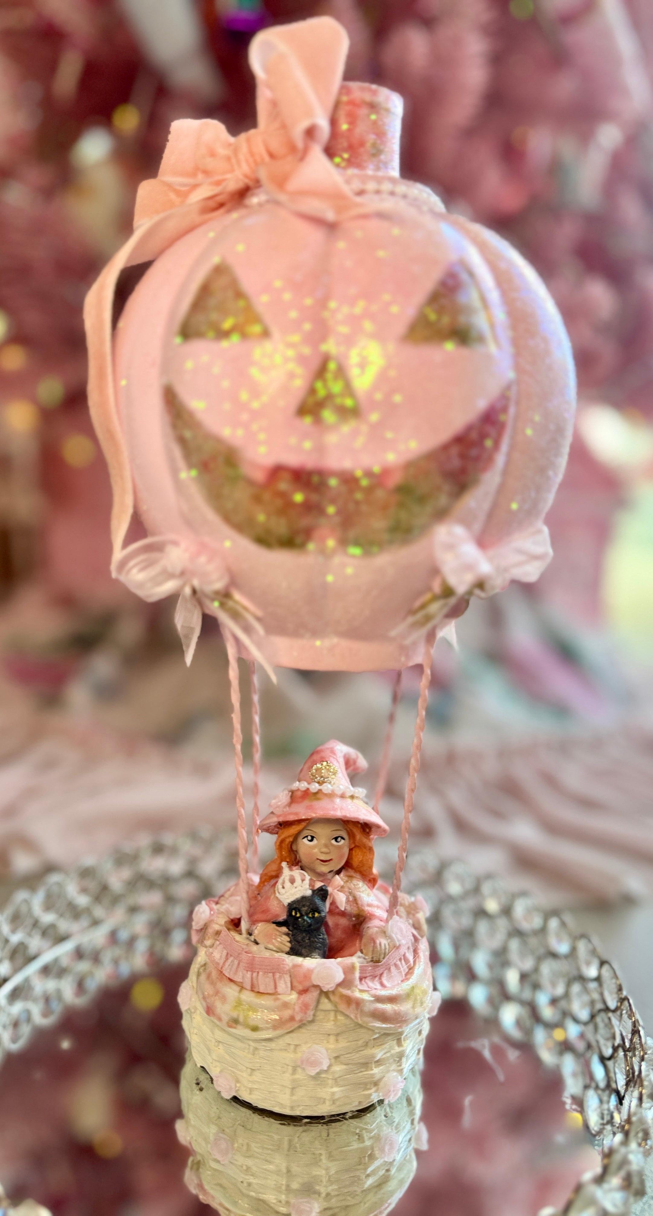Pink Halloween witch on Airballon