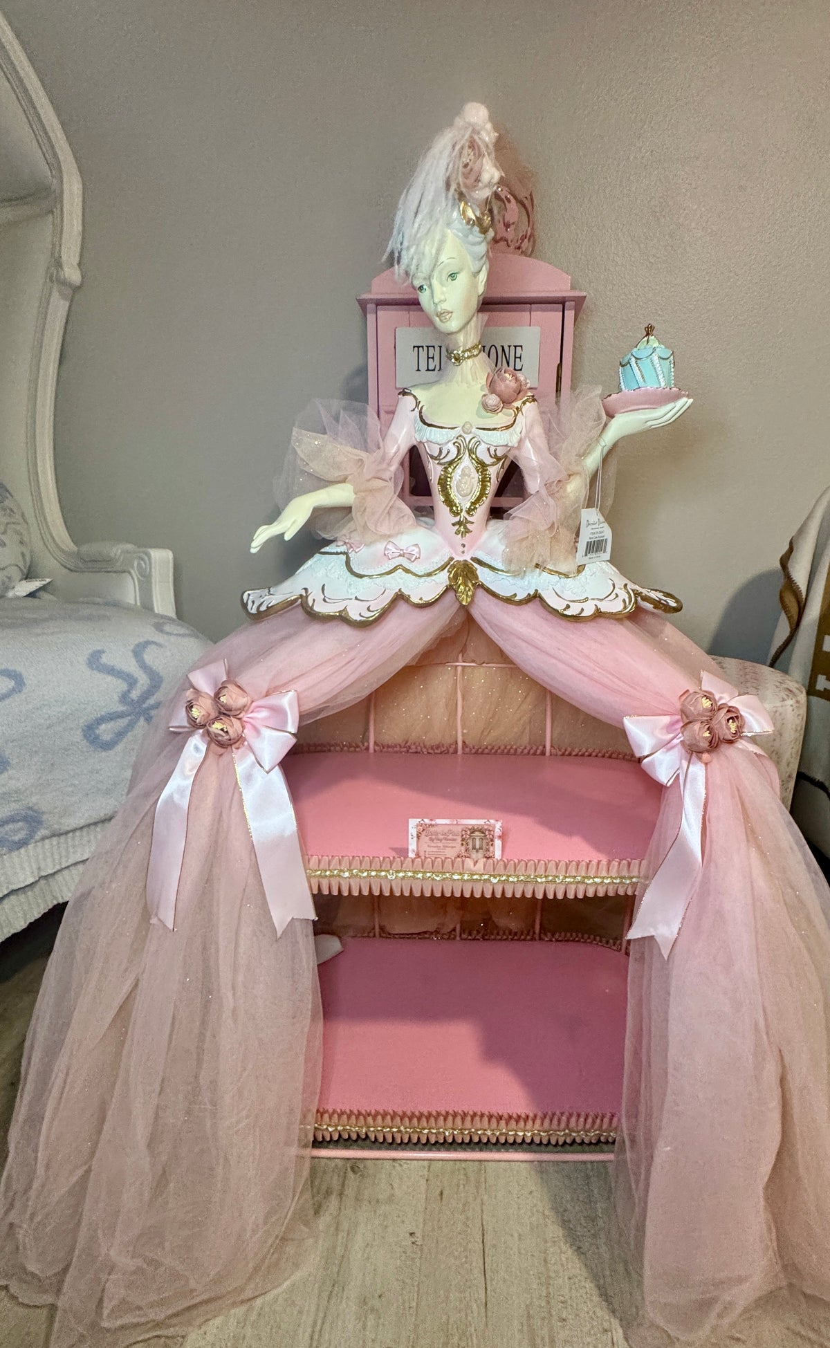 READY TO SHIP !Marie Cake Displayer