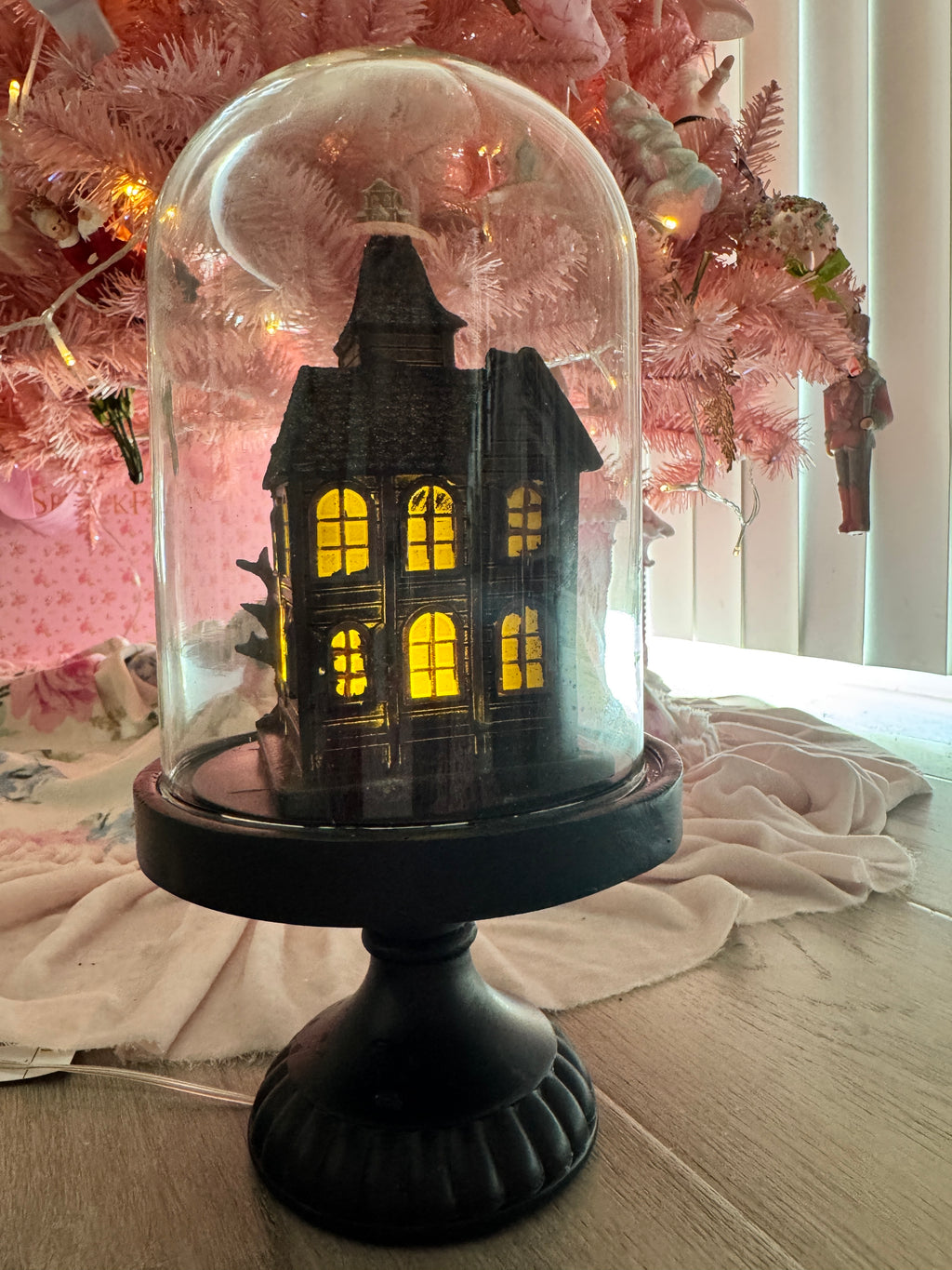 LED Halloween House on cloche