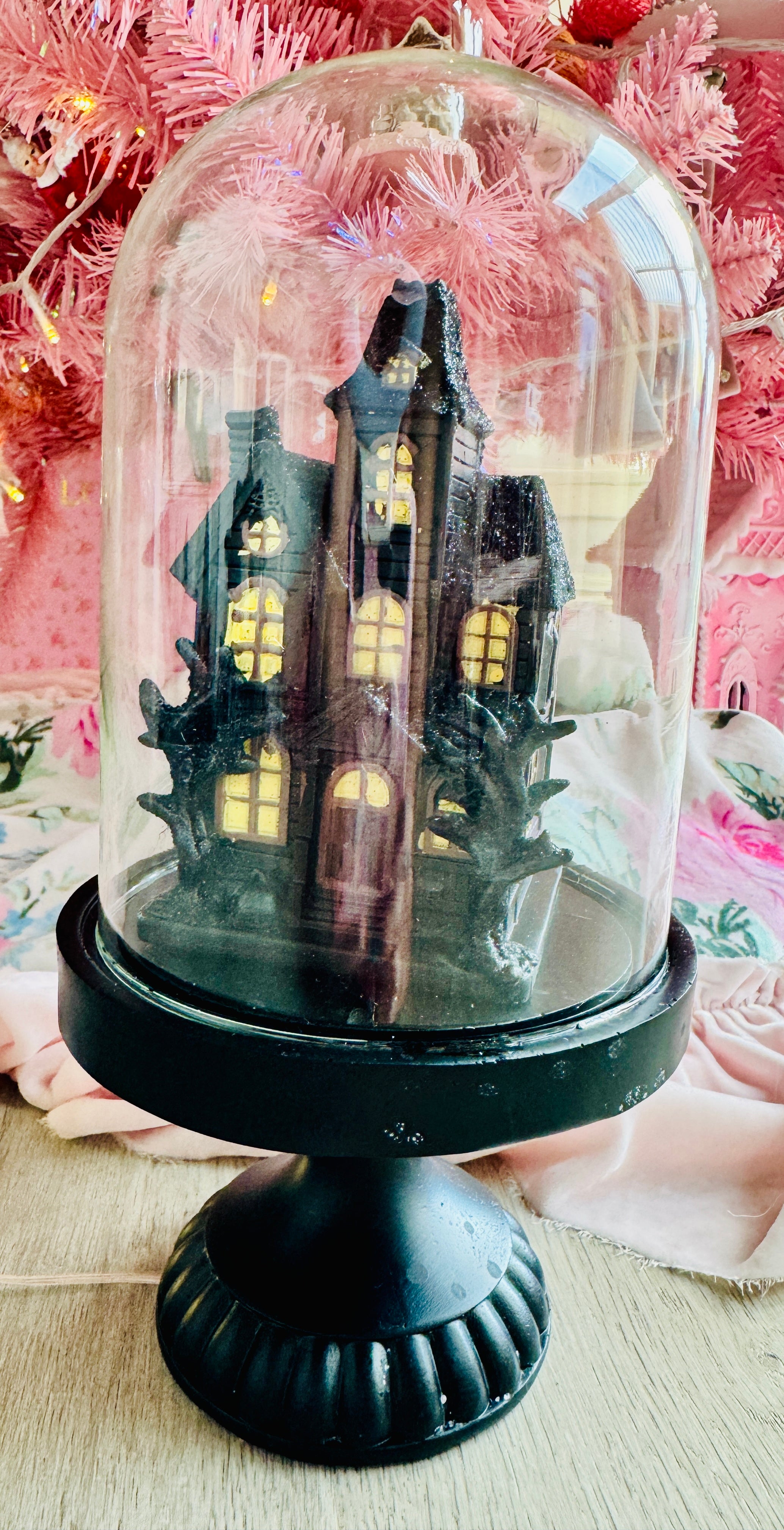 LED Halloween House on cloche