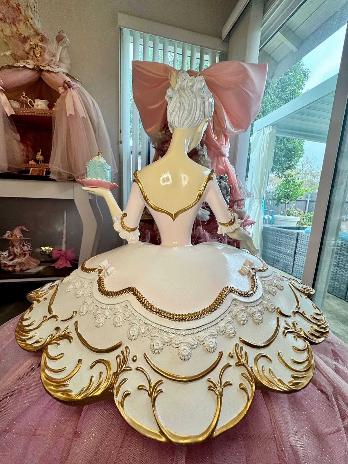 Marie Antoniette Cupcake Display Figurine 36”