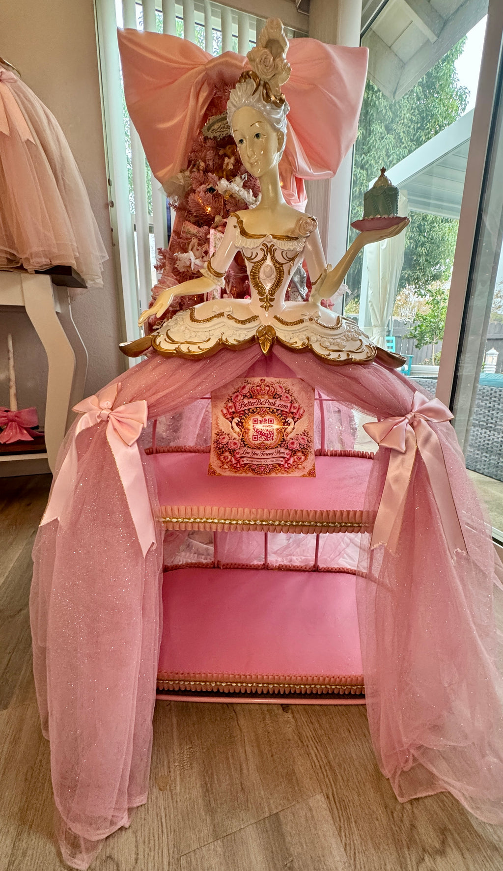 Marie Antoniette Cupcake Display Figurine 36”