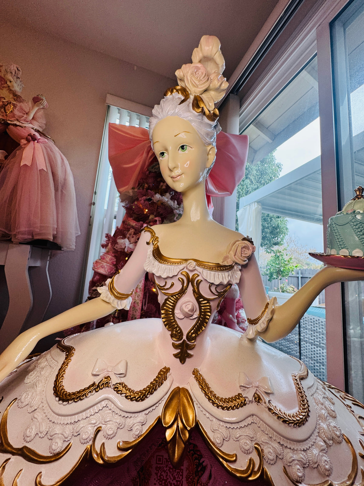 Marie Antoniette Cupcake Display Figurine 36”