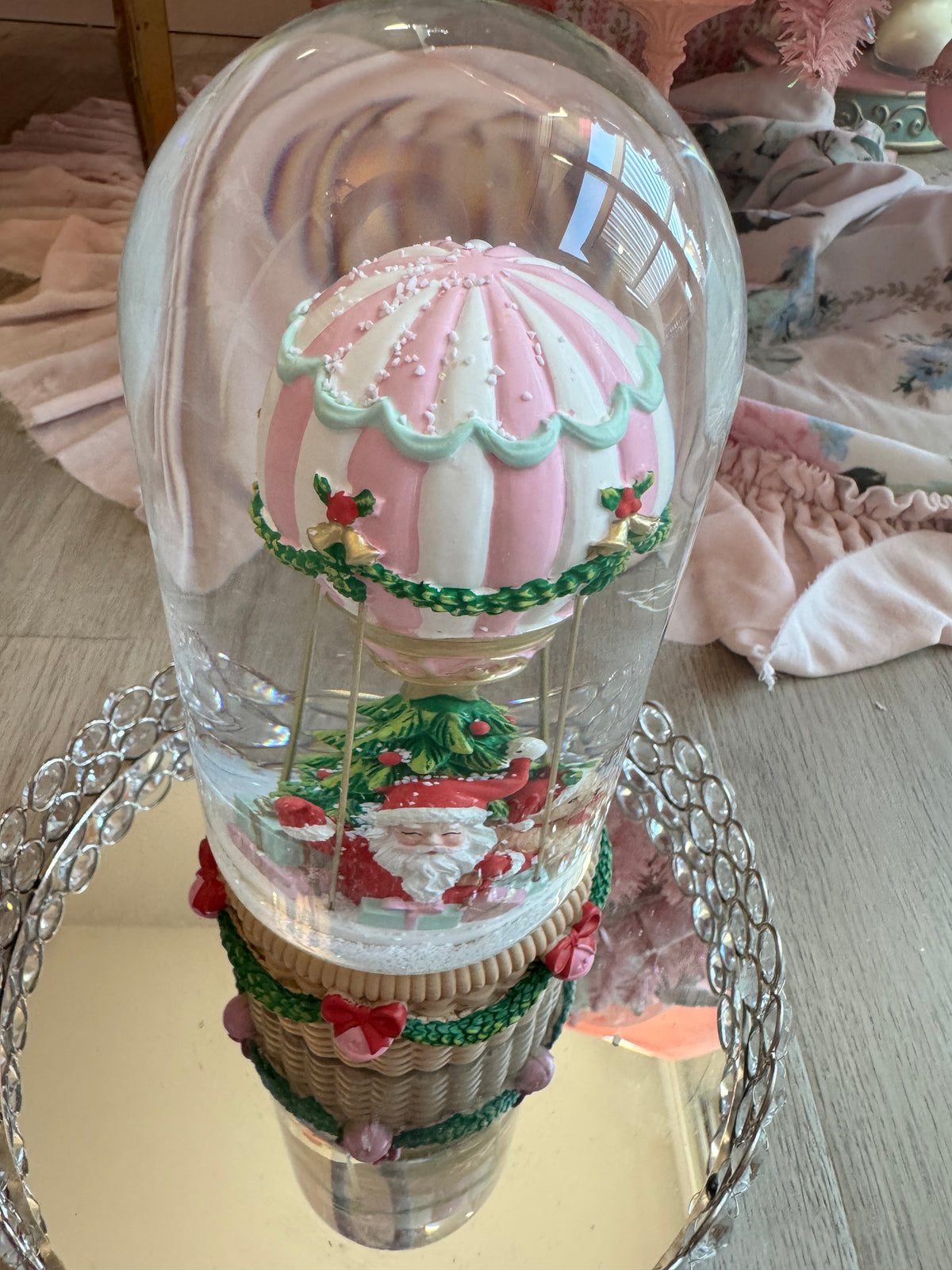 Santa on balloon musical water globe