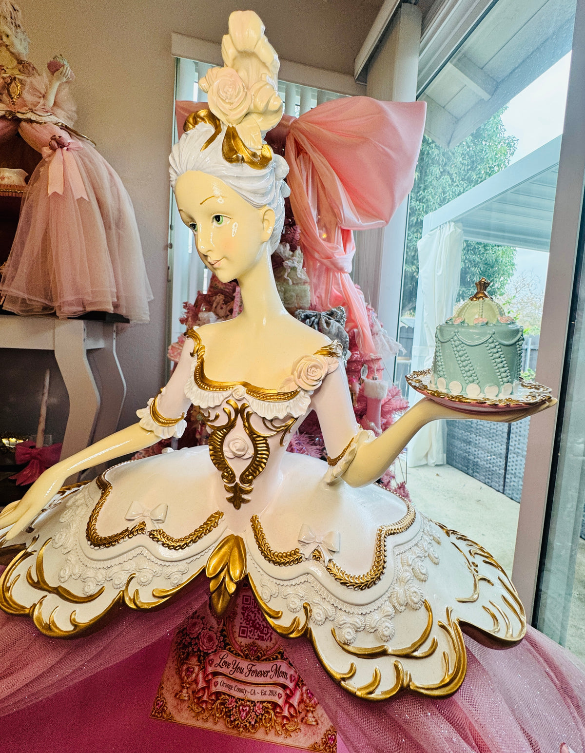 Marie Antoniette Cupcake Display Figurine 36”