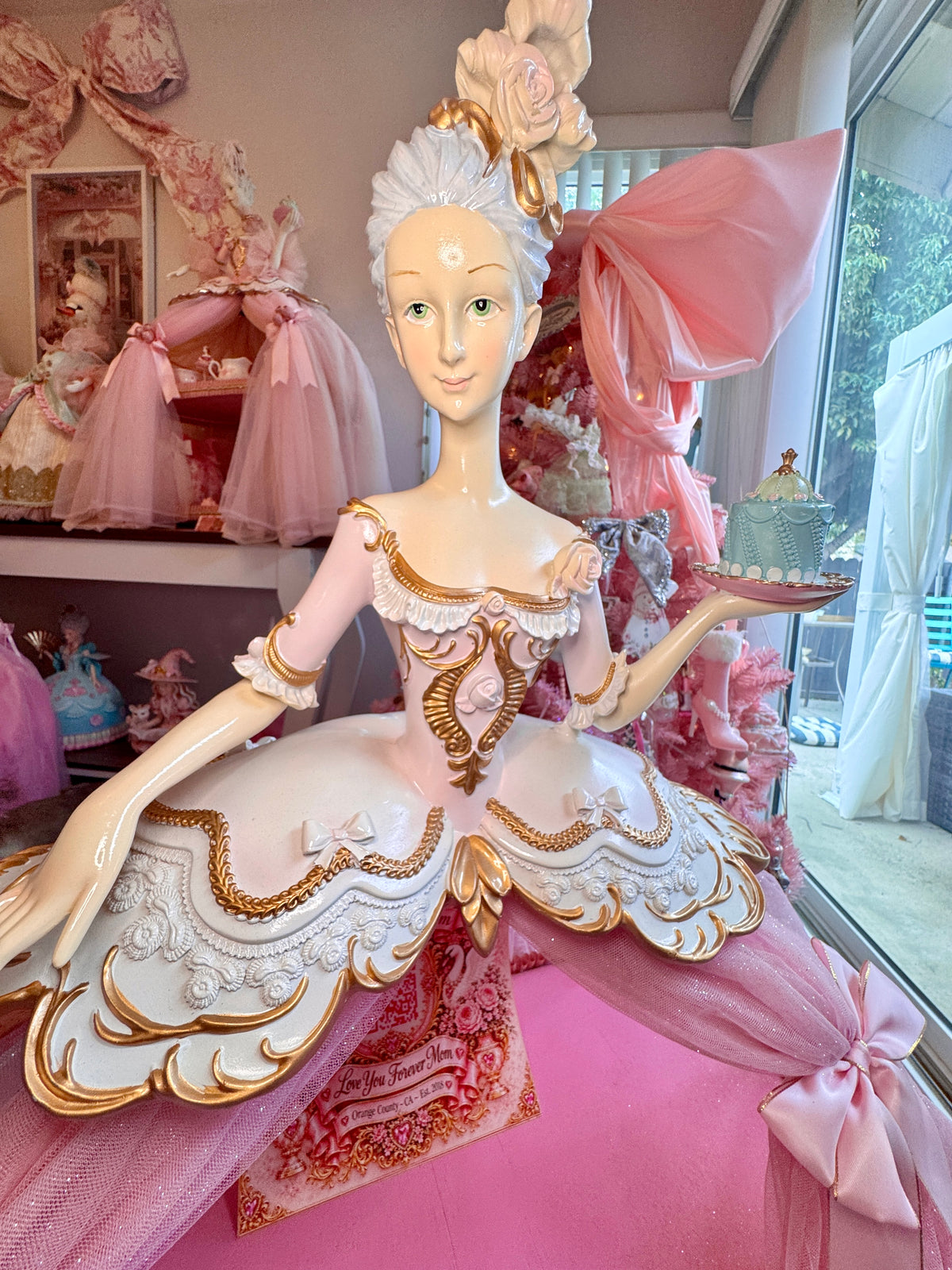 Marie Antoniette Cupcake Display Figurine 36”