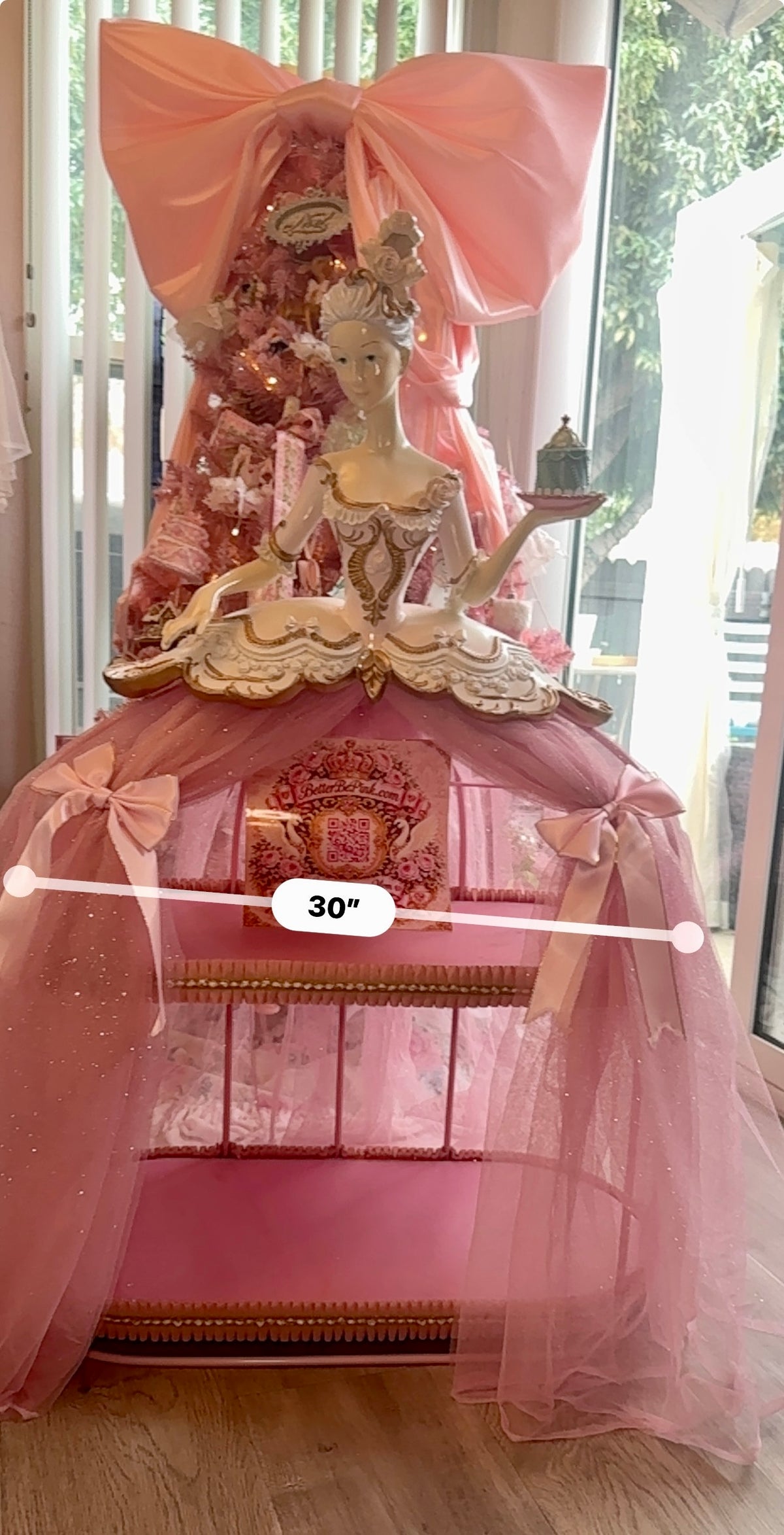 Marie Antoniette Cupcake Display Figurine 36”